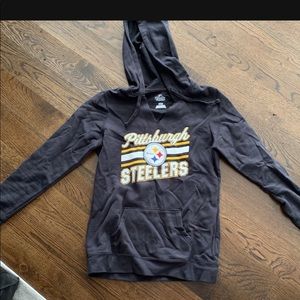 Ladies’ Steelers sweatshirt